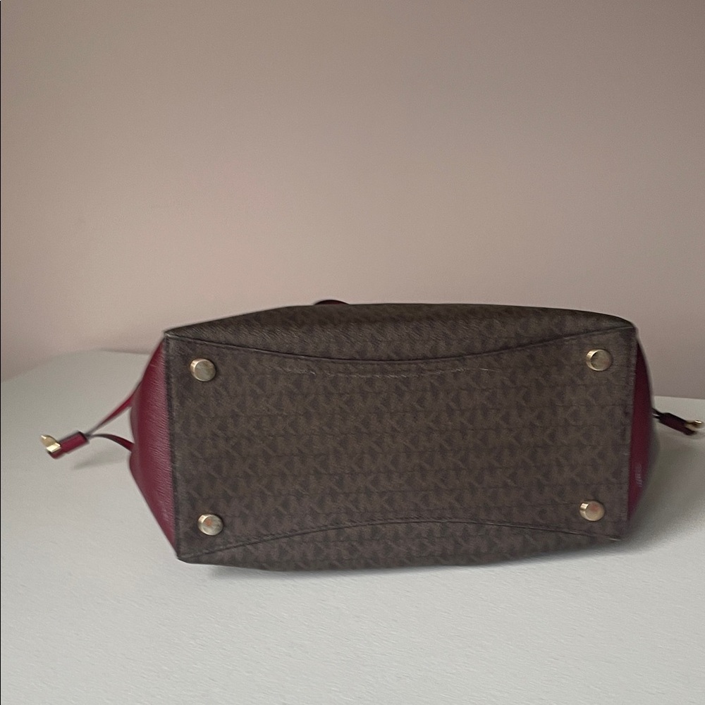 Michael Kors Voyager East/West Tote – Maroon/Brown MK Logo – Like New - Picture 5 of 8